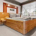 Pensjonat Schrammsteinbaude 3*